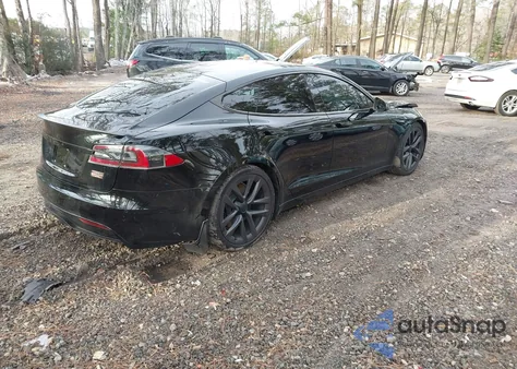 2021 Tesla Model S Plaid Tri Motor All-Wheel Drive z USA, uszkodzony, nr VIN 5YJSA1E6XMF431817